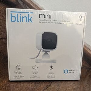 Blink BCM00300U Mini Indoor Plug-in Smart Surveillance Camera New Sealed